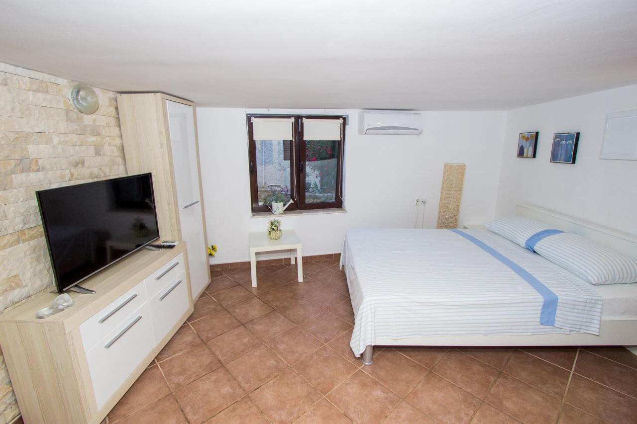 Apartmani Alic Шибеник Экстерьер фото